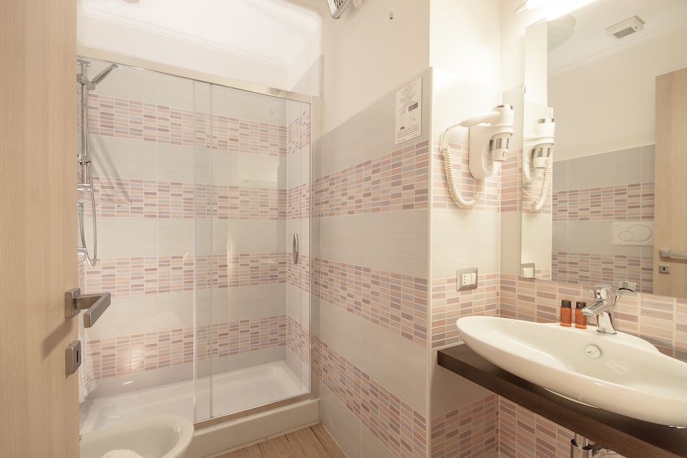 Double Room Single Use, 1 Double Bed photo 3