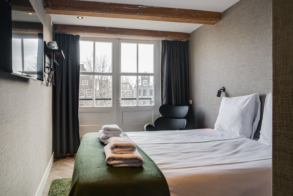 Comfort Double Room thumbnail 5