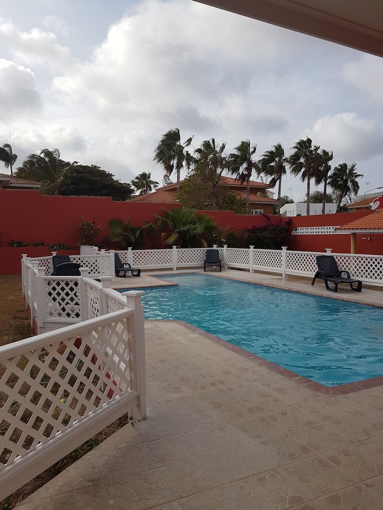 Superior Room, Mixed Dorm, Pool View photo 3