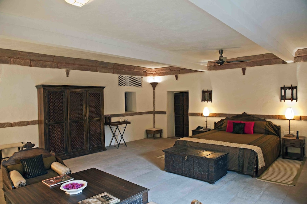 Deluxe Double Room, 1 King Bed photo 2