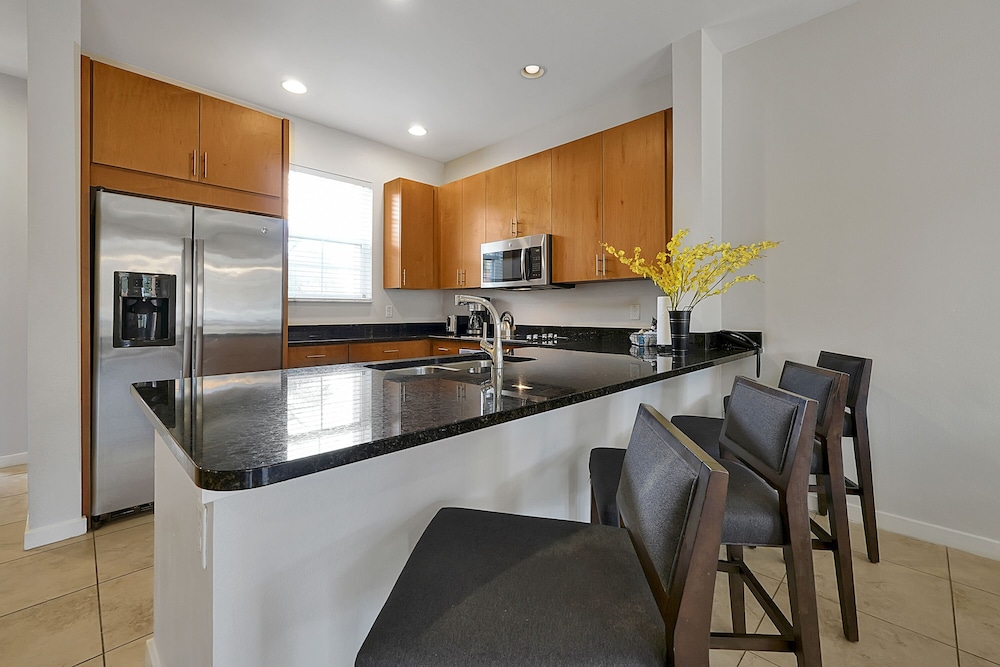 Standard Townhome, 2 Bedrooms, Hot Tub - Photo 11