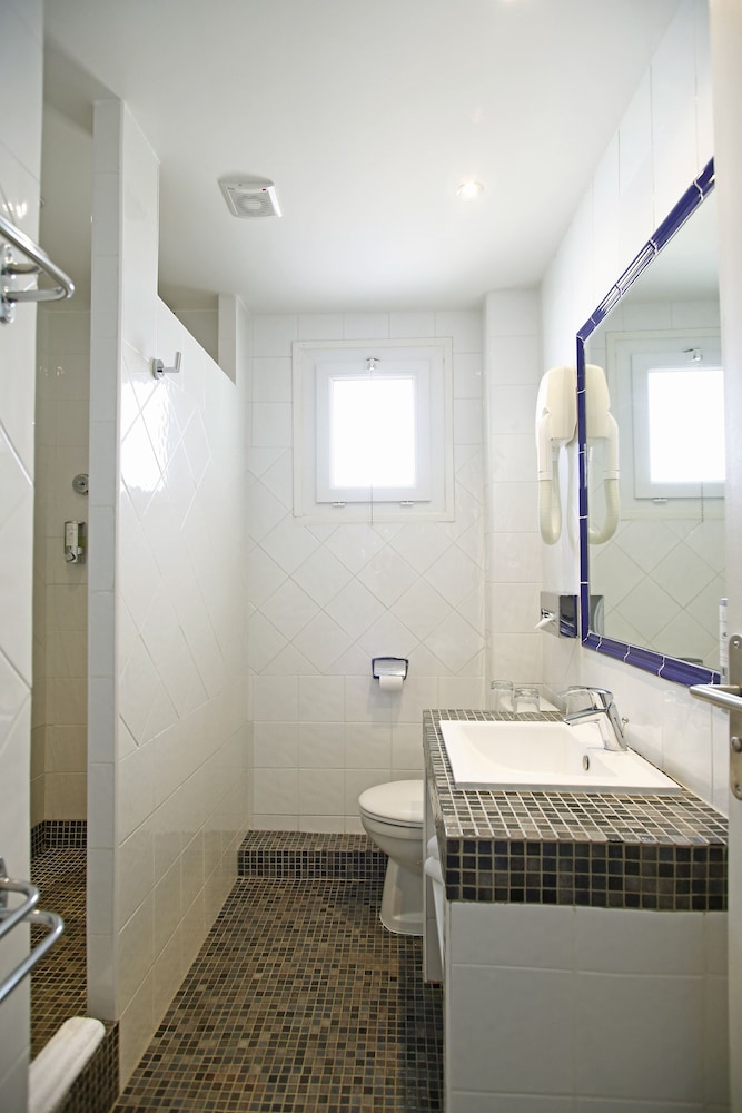 Panoramic Triple Room, Balcony, Sea View - Photo 21