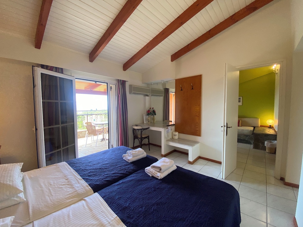 Family Room, 2 Bedrooms, Sea View photo 1