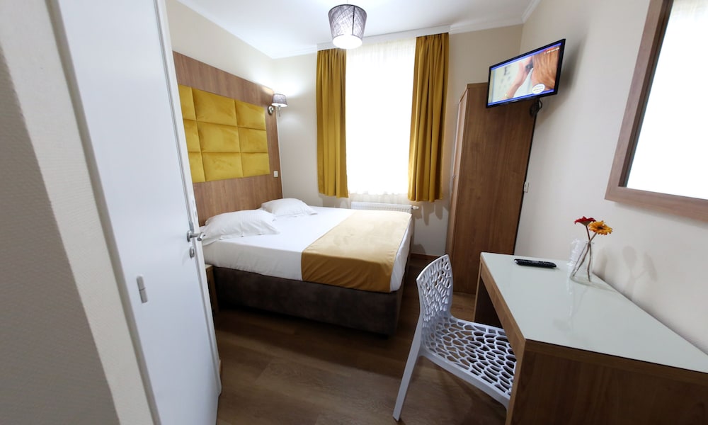 Economy Double Room photo 1