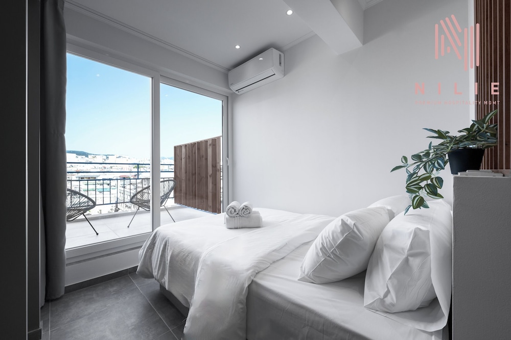 Panoramic Studio, Balcony, City View