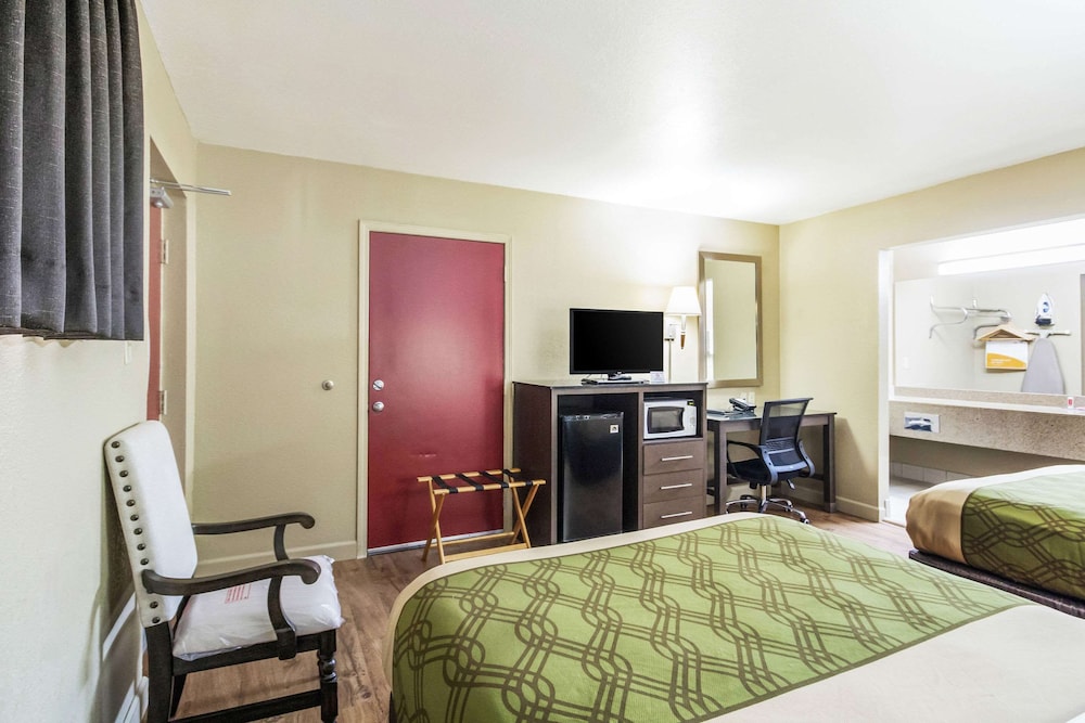 Standard Double Room, 2 Double Beds, Non Smoking - Photo 2
