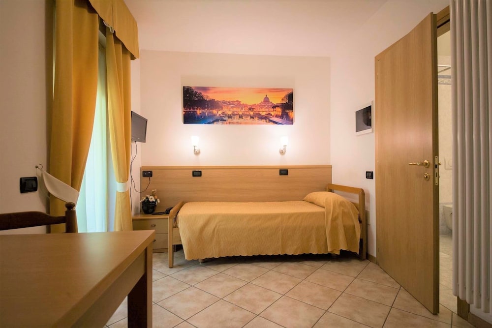 Basic Single Room, 1 Twin Bed