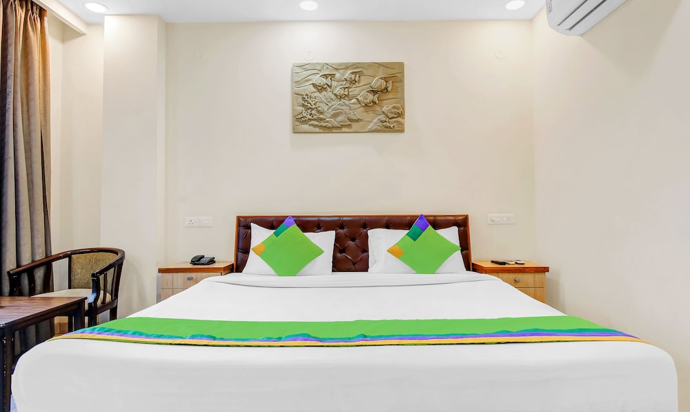 Deluxe Room - Photo 10