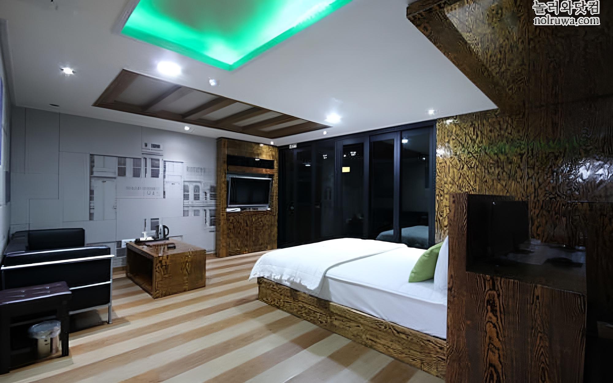 Room (Special Room) - Photo 19