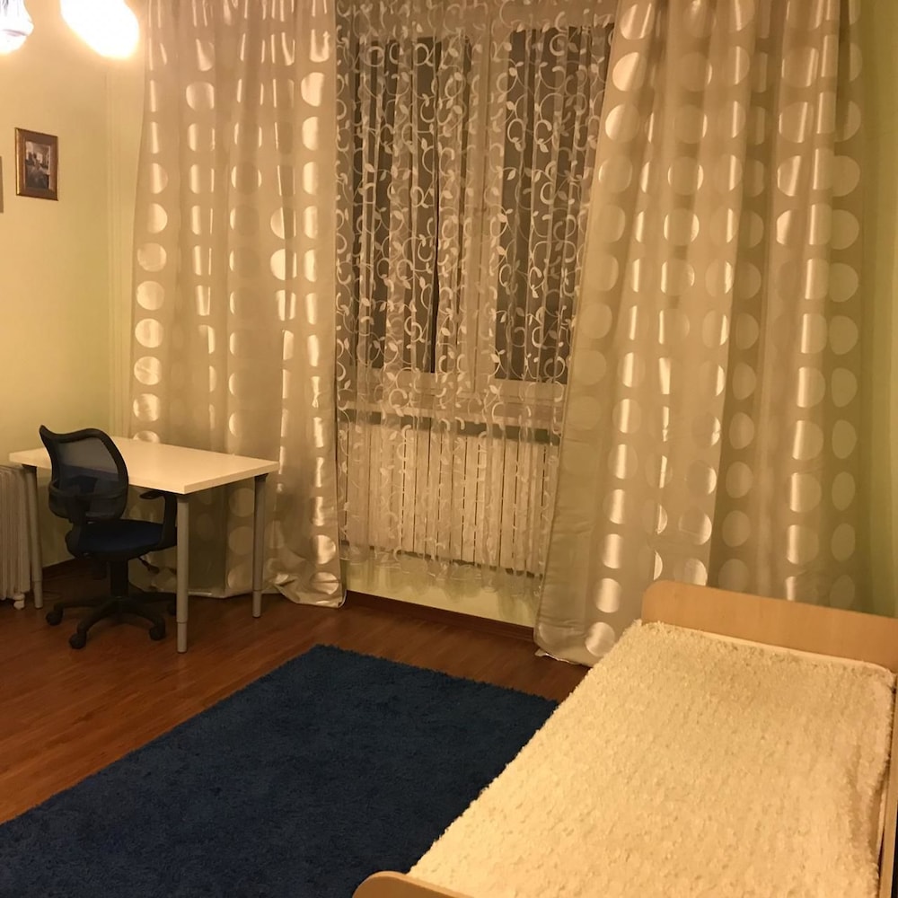 House, 5 Bedrooms photo 2