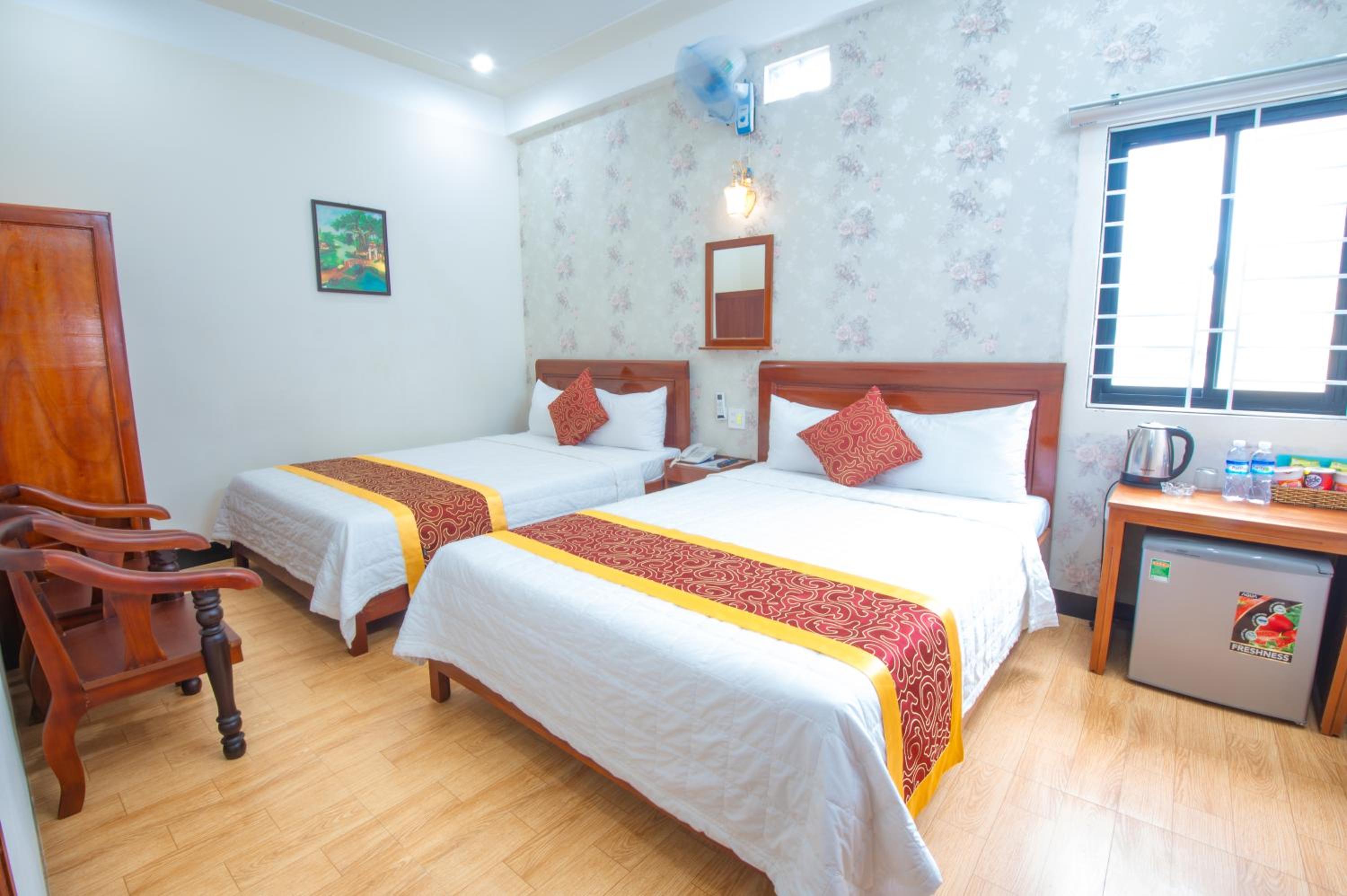 Deluxe Queen Room with Two Queen Beds - Photo 2