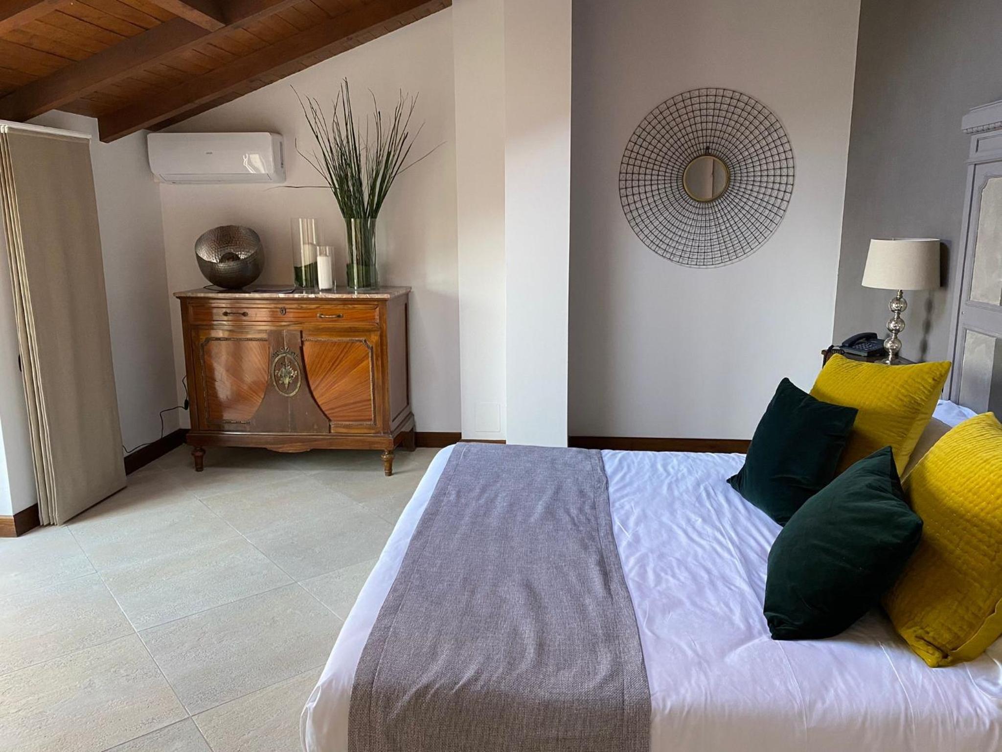 Superior Double Room with Lake View and Balcony - Photo 4