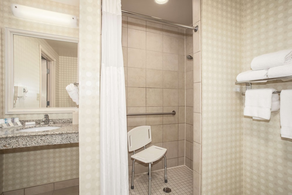 Room, Accessible - Photo 4
