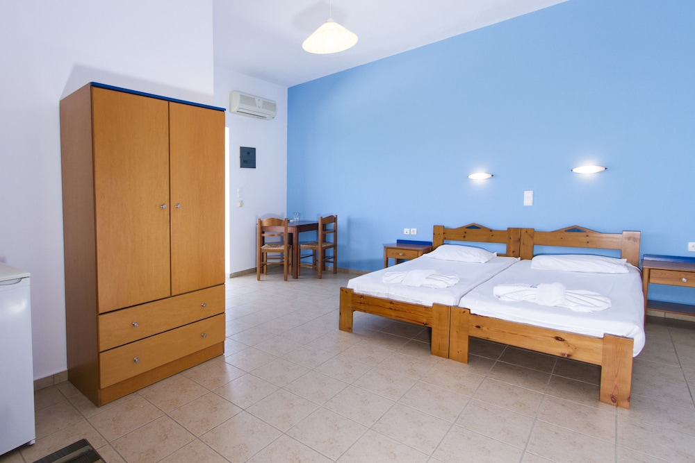 Double or Twin Room Ground Level photo 1