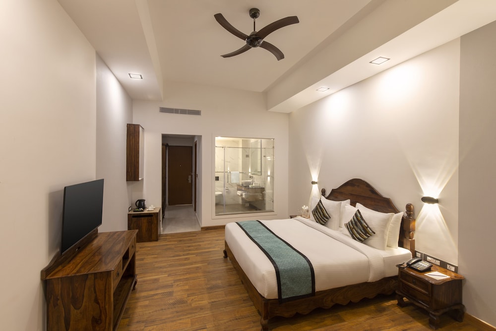 Executive Room - Photo 1