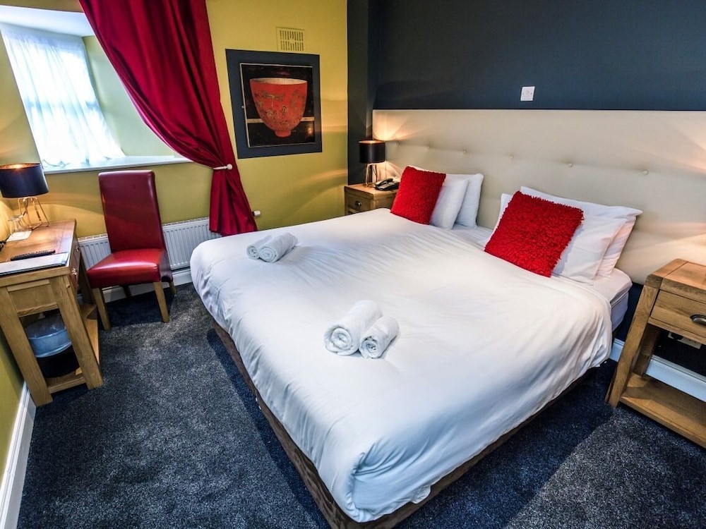 Classic Double or Twin Room, Ensuite
