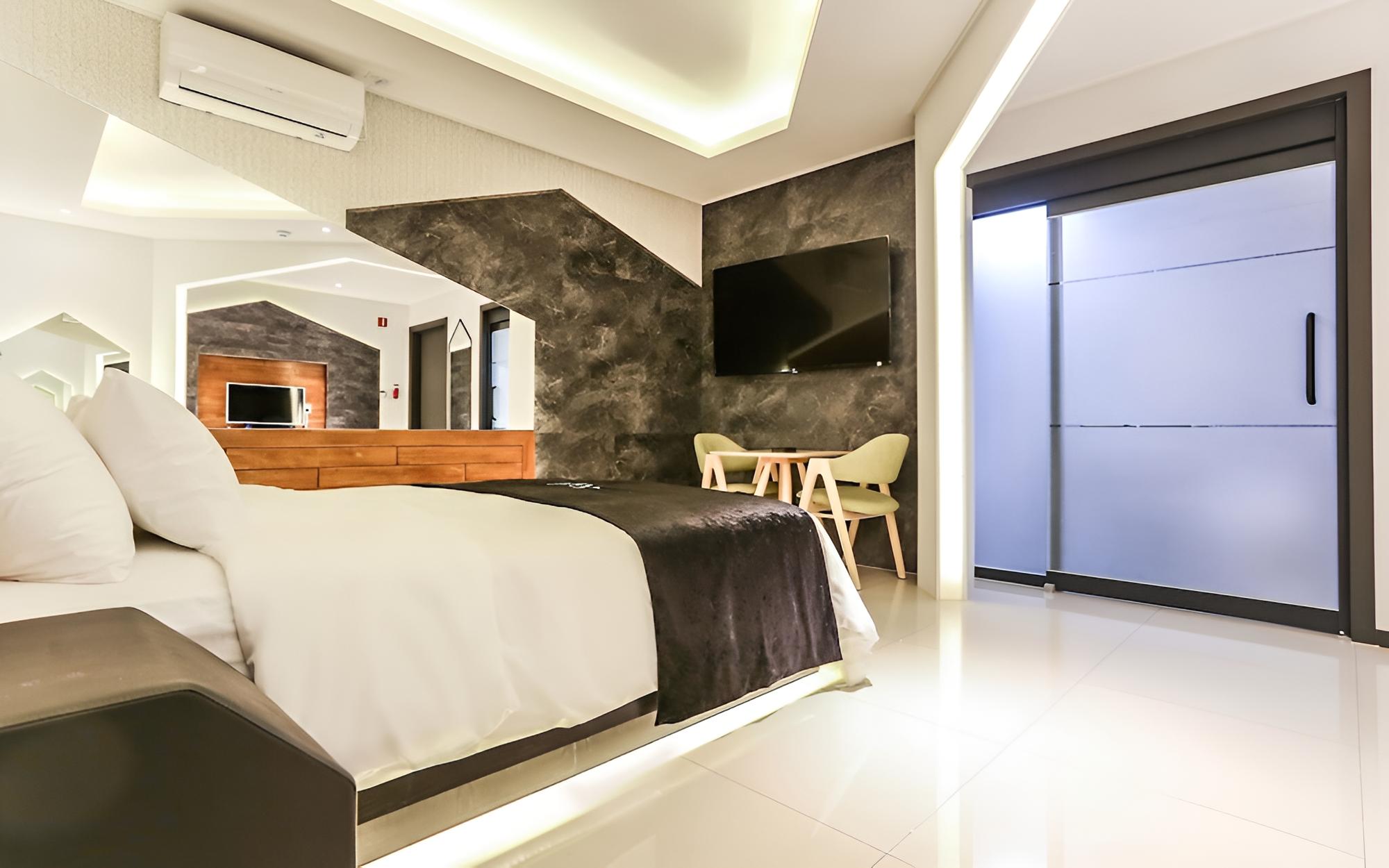 Room (Deluxe room) - Photo 2