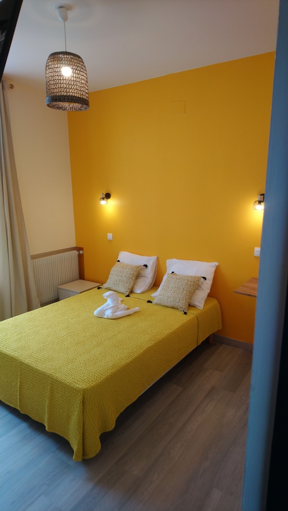 Classic Single Room, Garden View