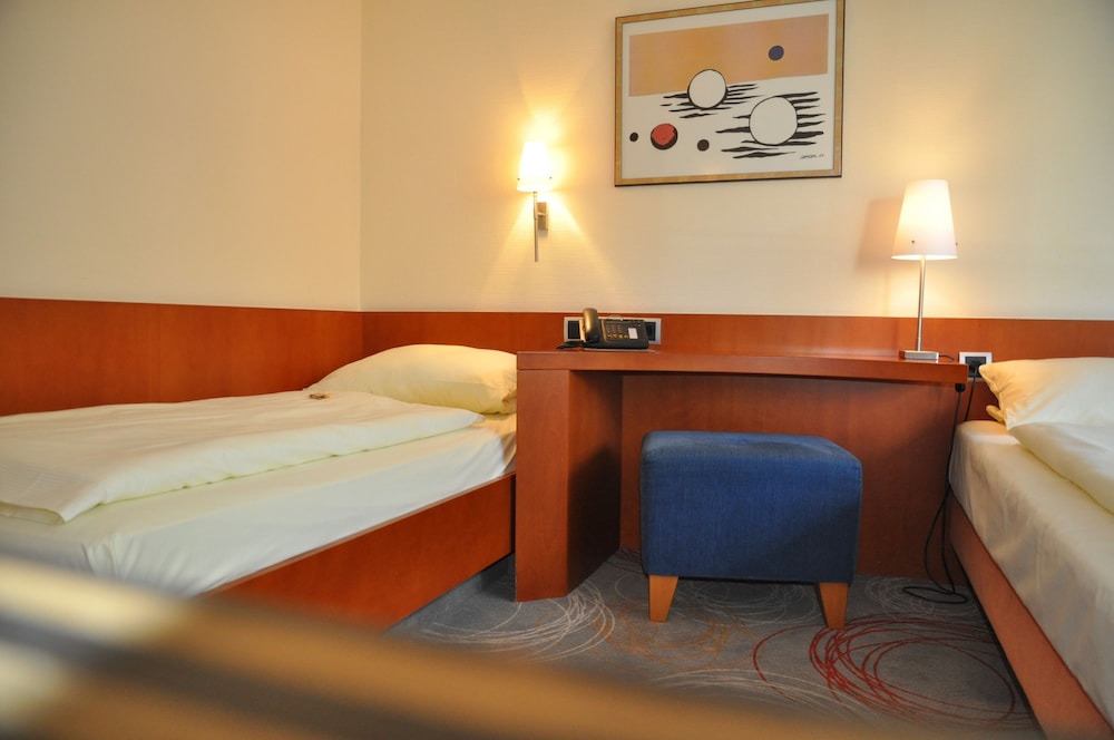 Standard Twin Room, Valley View photo 3