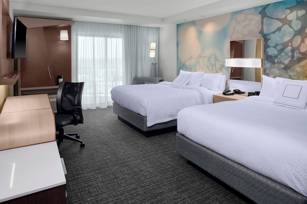 Room, 2 Queen Beds, Balcony