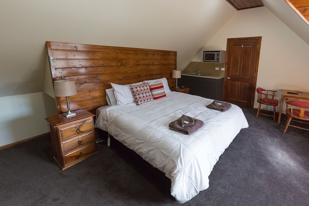 Deluxe Triple Room (Gold Leaf Room) photo 1