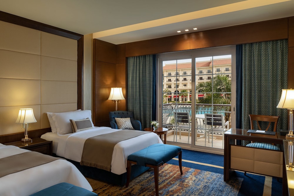 Deluxe Room, 2 Twin Beds, Balcony, Pool View