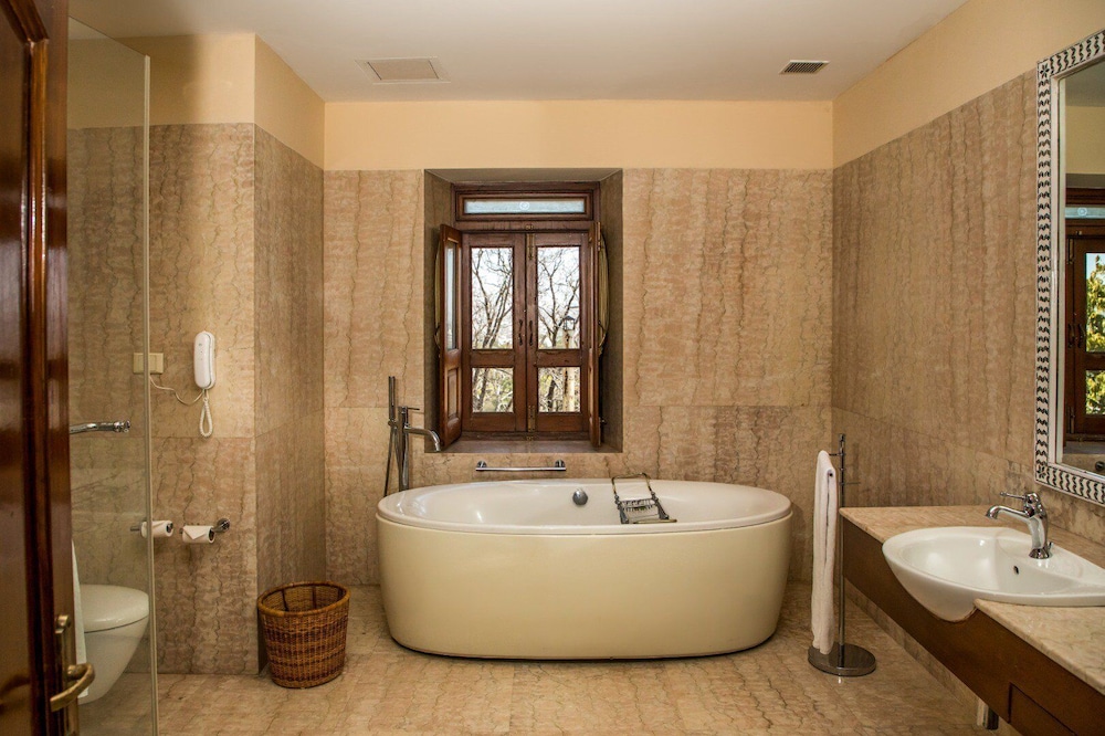 Suite - Photo 4