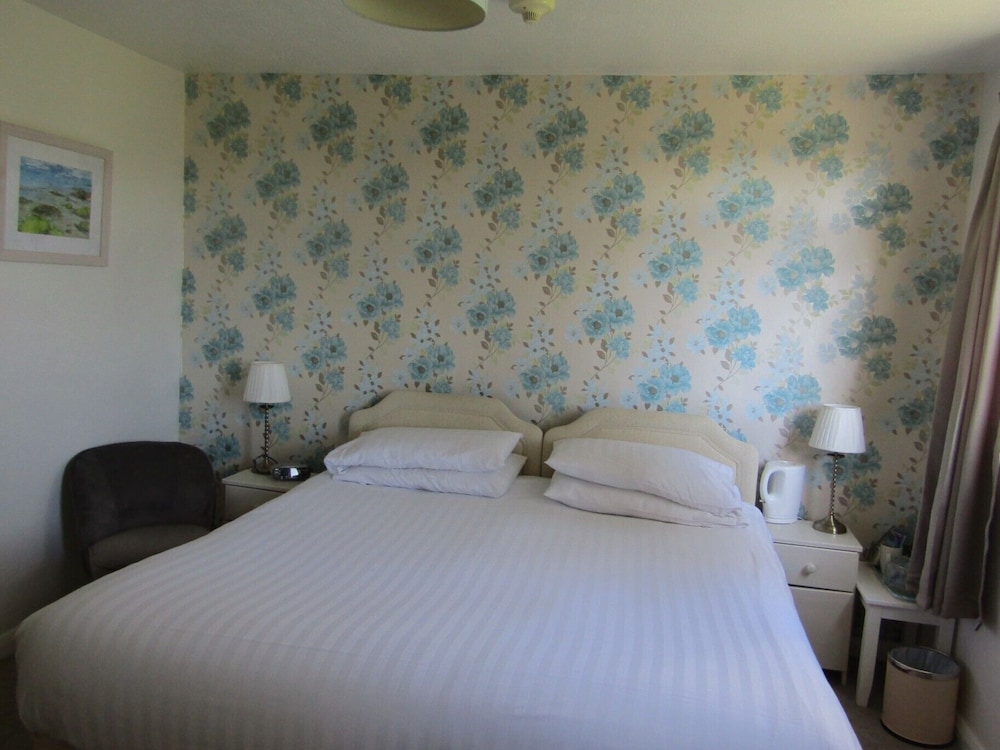 Double or Twin Room, Ensuite (Room 11) photo 3