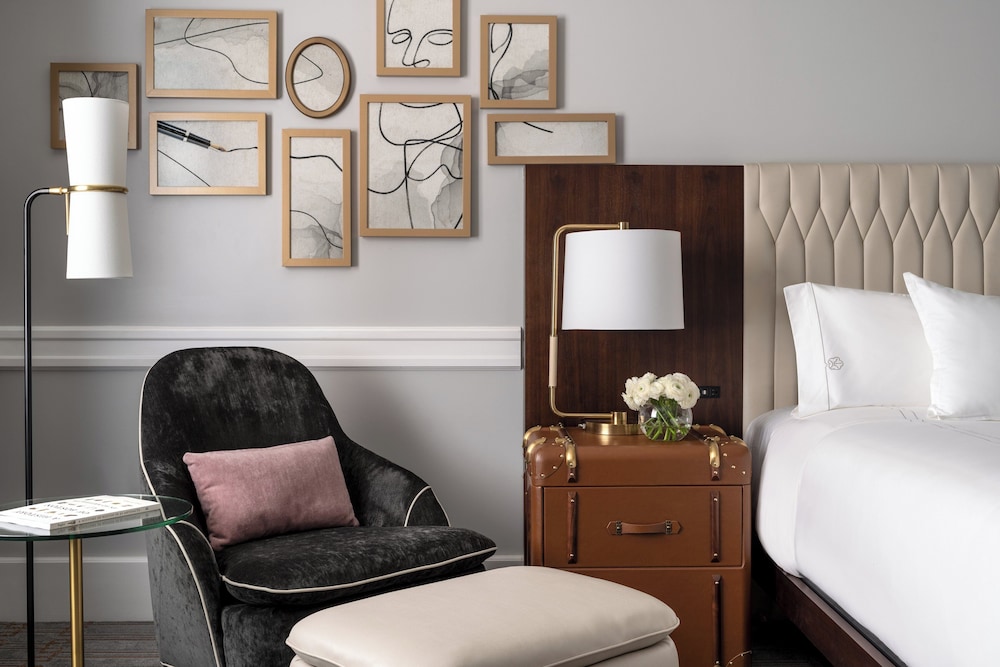 Deluxe Room, 1 Queen Bed (Traditional)