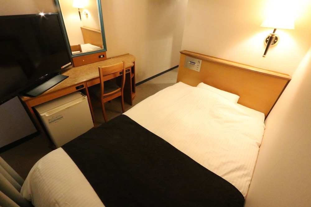 Economy Double Room, 1 Large Twin Bed, Smoking photo 3