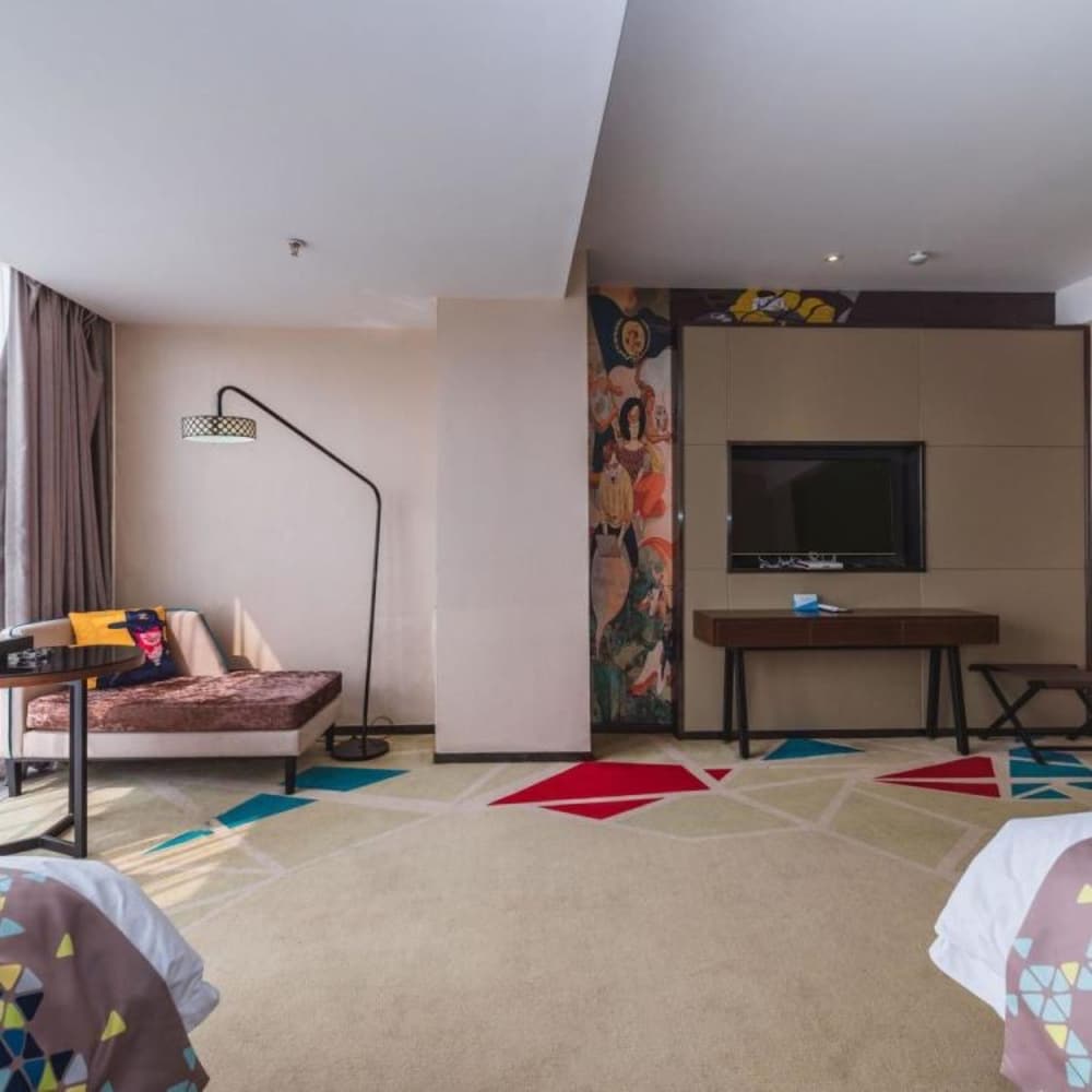 Twin Room, City View photo 2