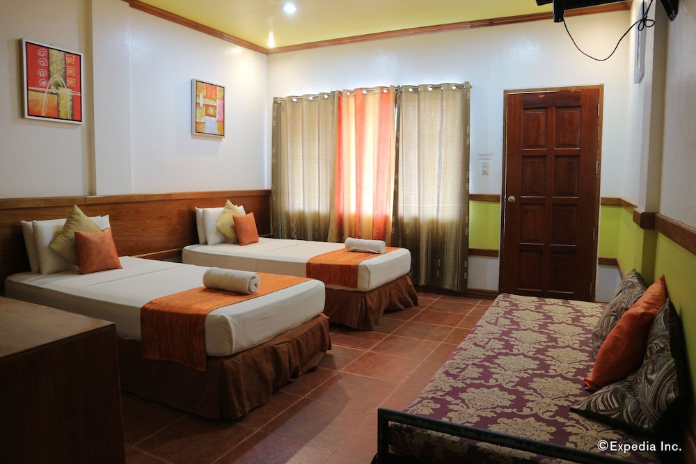 Deluxe Room, 2 Twin Beds, Pool View photo 3