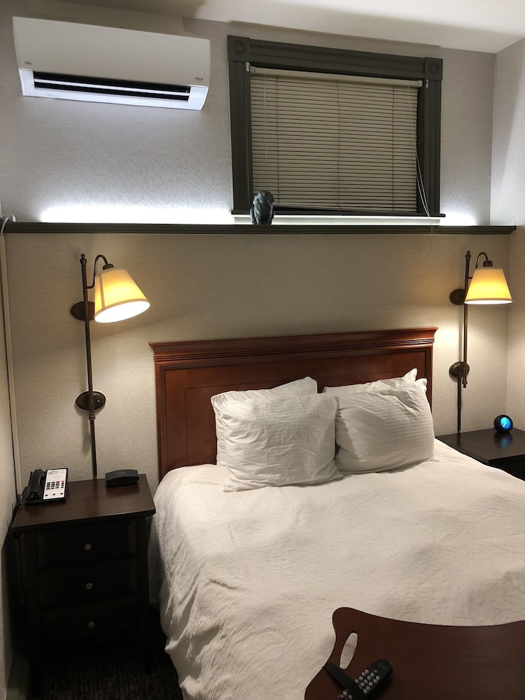 Smallest Room in The Berkshires! photo 3