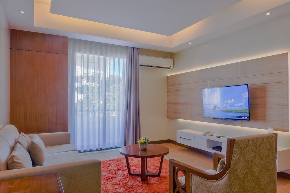 2 Bedroom Suite - Photo 10