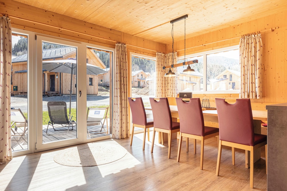 Chalet # 49b  mit 4 Schlafzimmern, IR-Sauna & Whirlpool