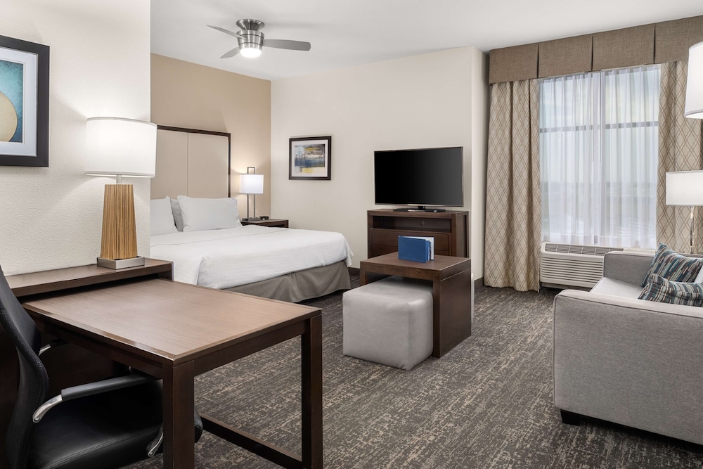 Suite, 1 King Bed, Accessible, Bathtub photo 1