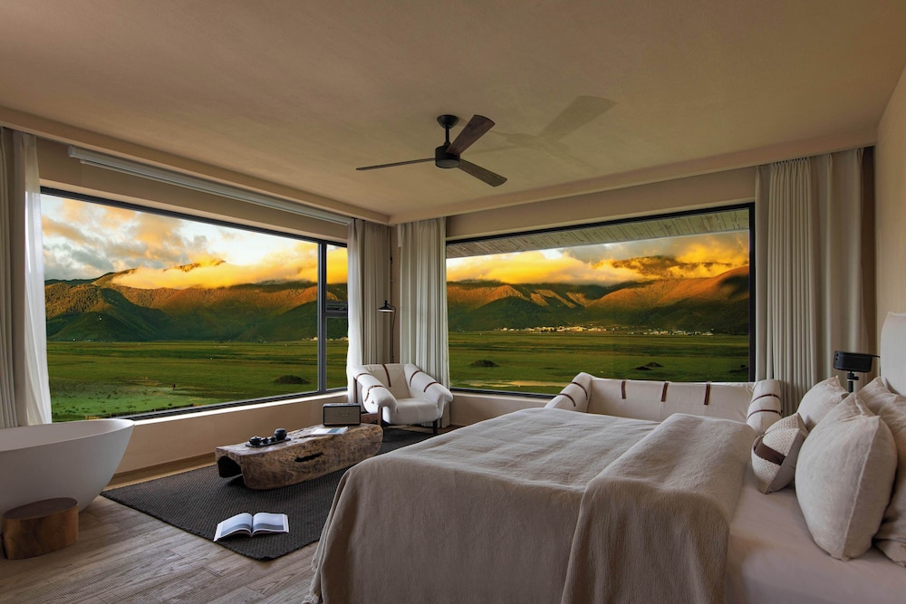 Comfort Suite, Hill View, Mezzanine