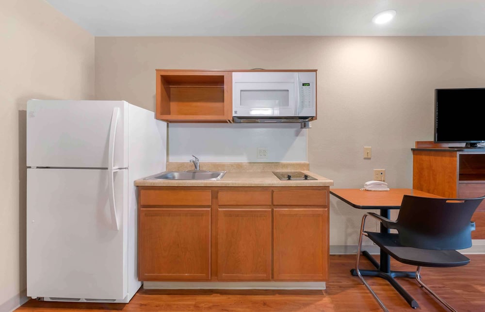 Standard Studio, Non Smoking, Refrigerator & Microwave photo 3