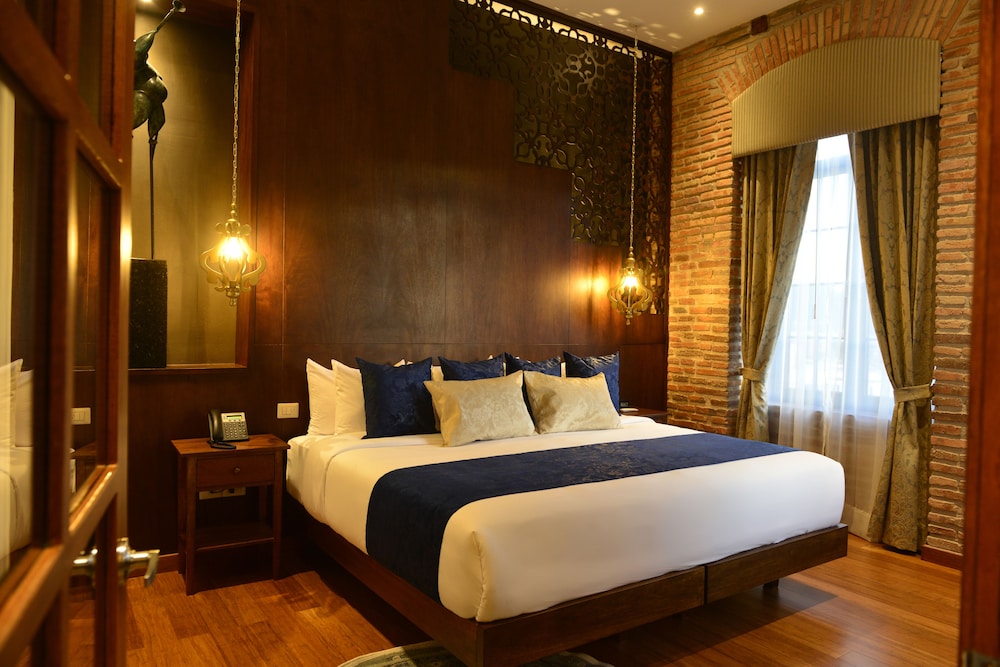 Luxury Room, 1 King Bed, City View photo 1