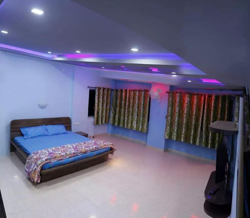 Couple A/C Room photo 3