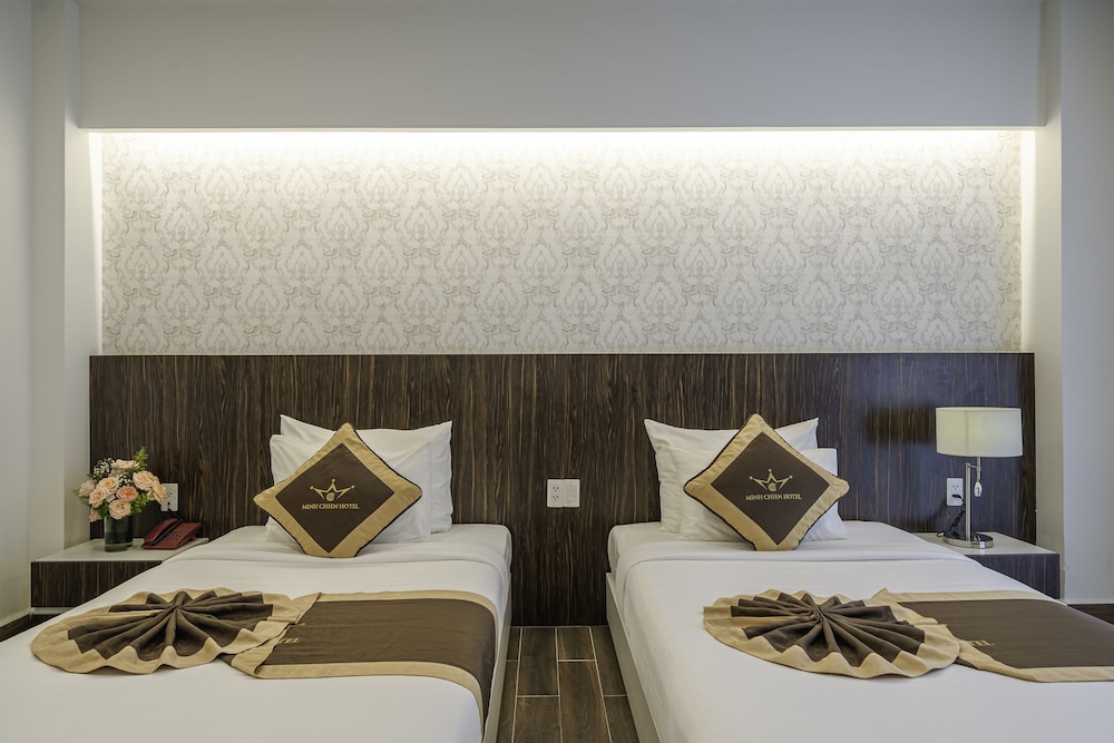 Premium Twin Room - Photo 11