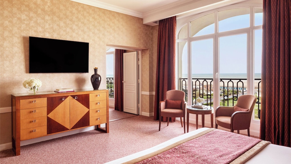 Suite, 1 King Bed, Sea View Suite, 1 King Bed, Sea View