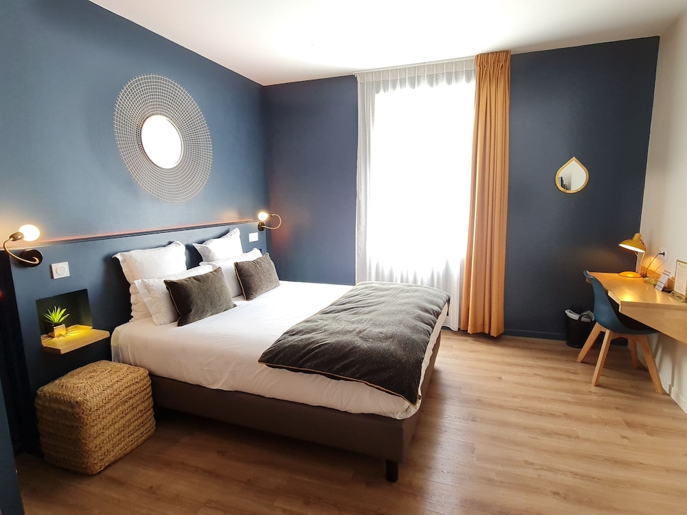 Standard Suite, City View