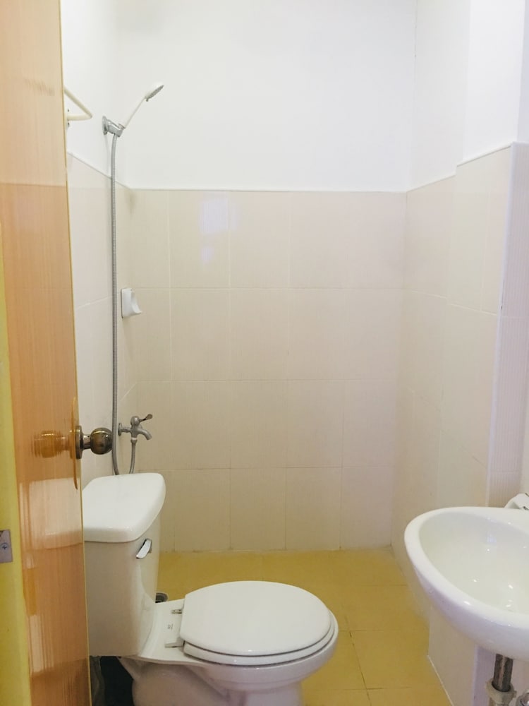 Deluxe Triple Room, 2 Bedrooms, Non Smoking, Partial Lake View photo 2