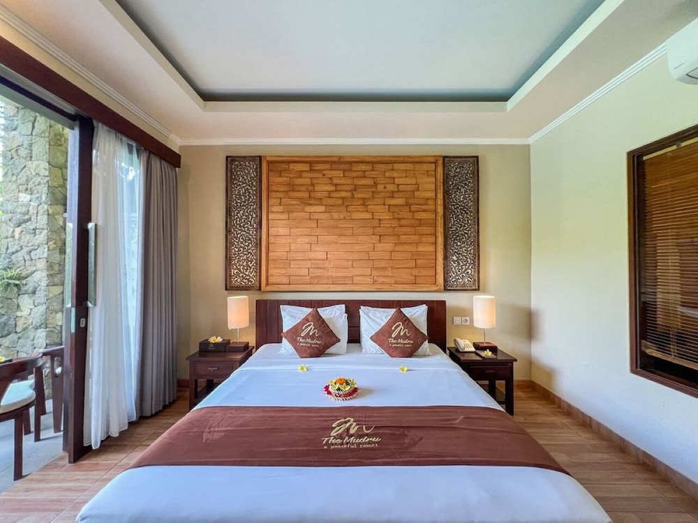 King Suite with Pool View - Photo 1