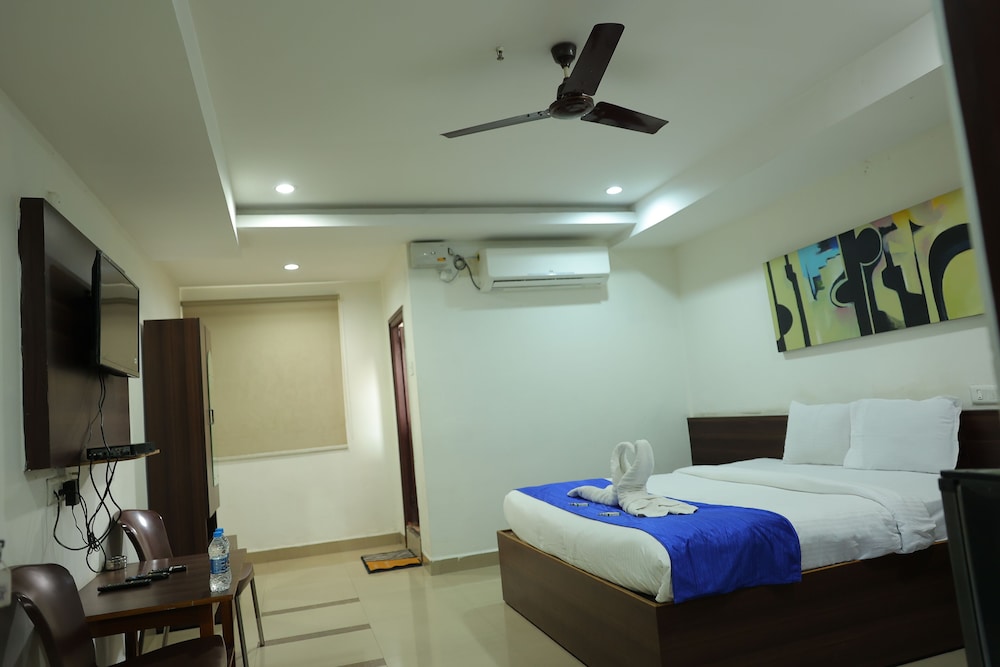 Deluxe Room - Photo 3