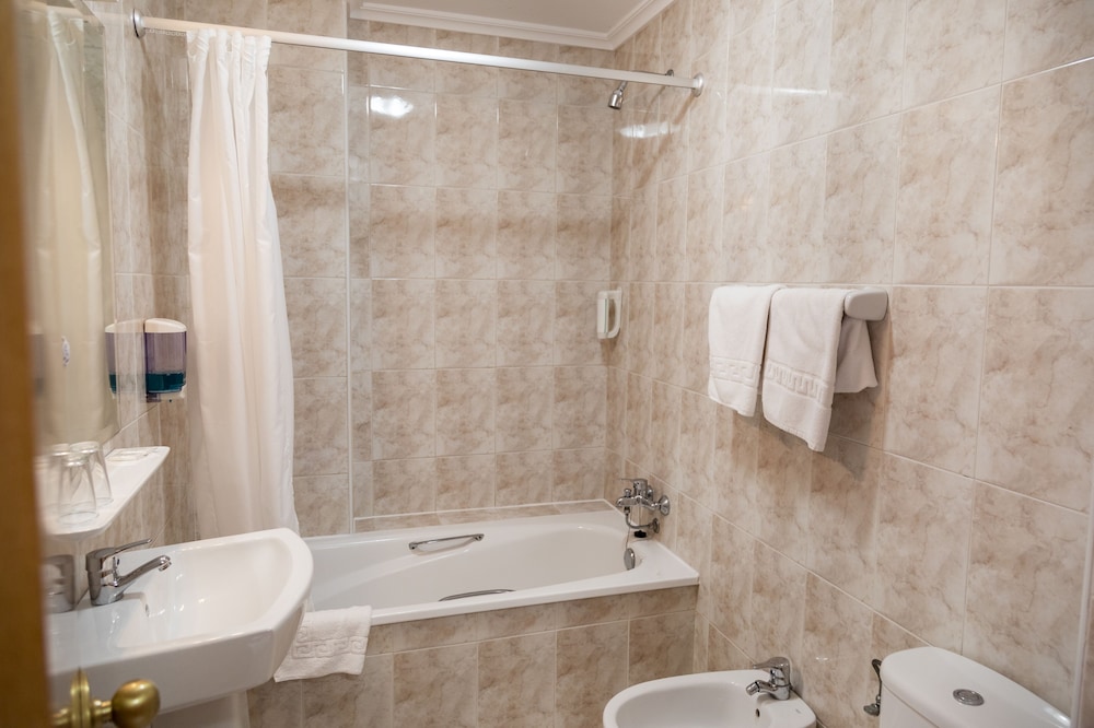 Family Quadruple Room - Photo 6