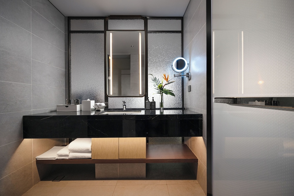 Standard Room, 2 Double Beds, City View photo 3