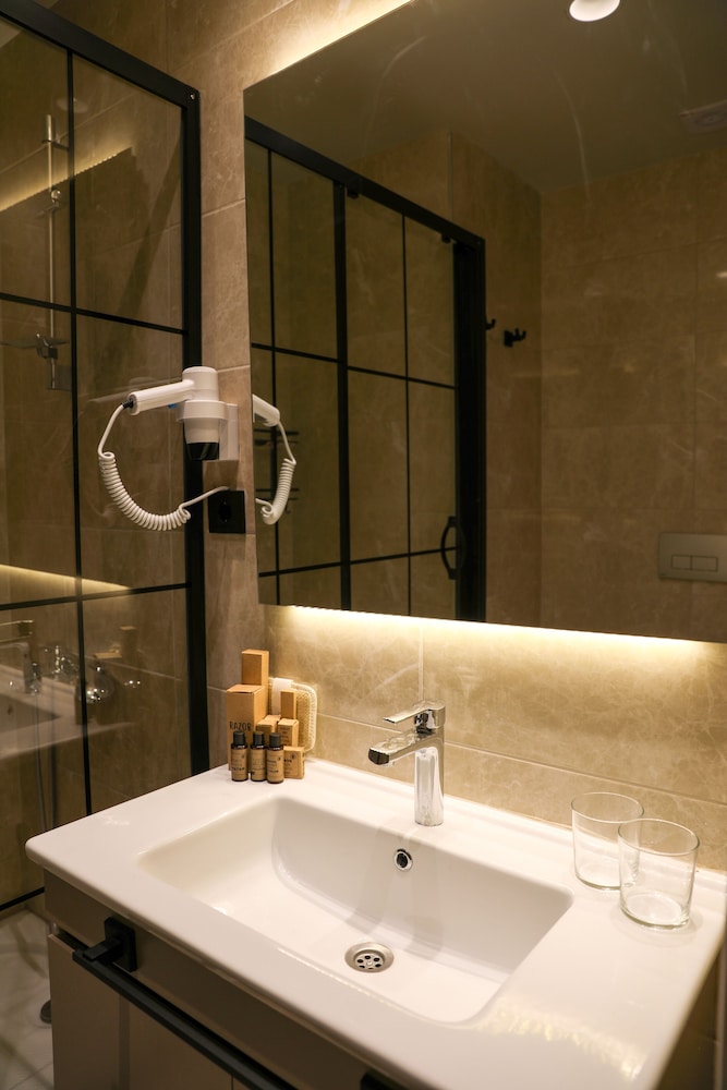 Standard Room - Photo 10
