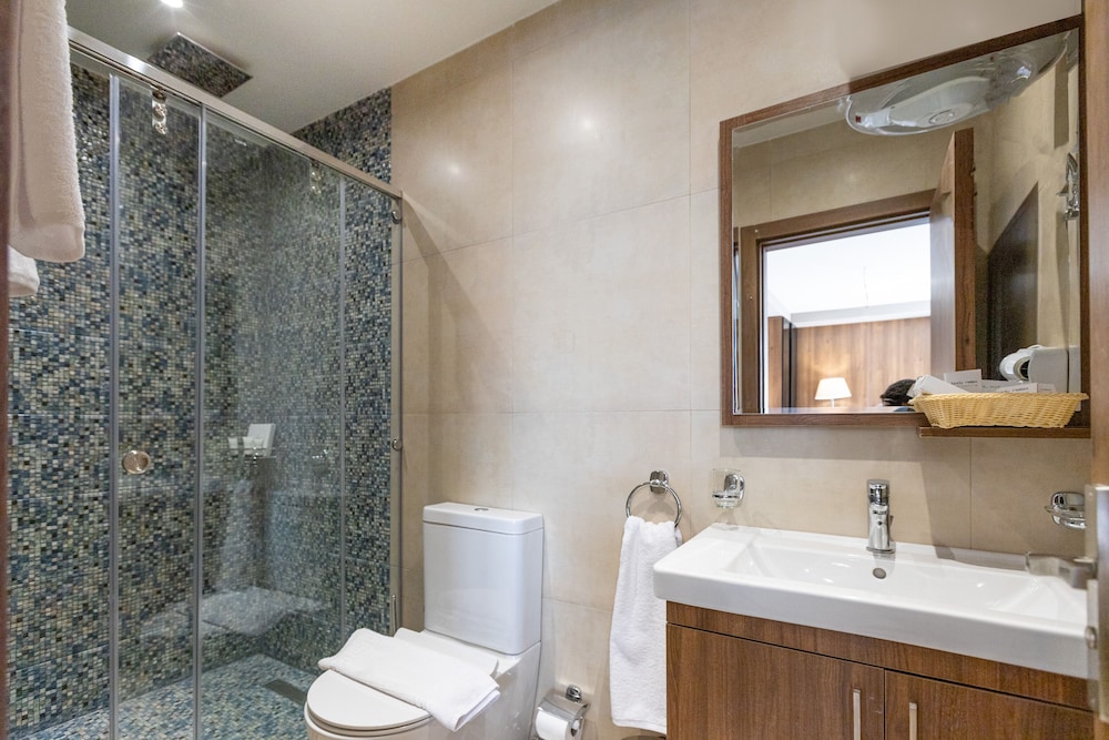 Executive Suite with Pyramids View and Jacuzzi thumbnail 6